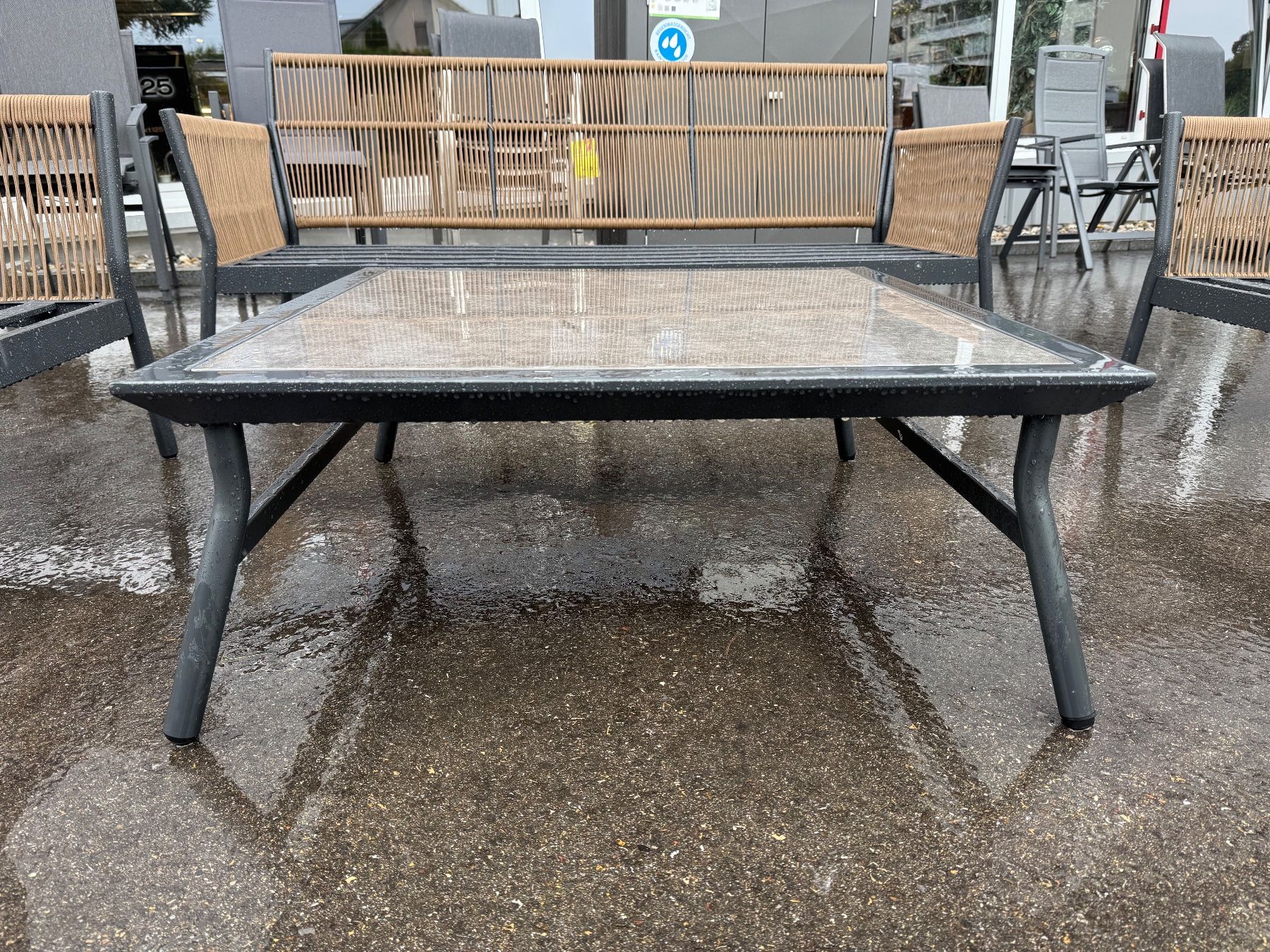 Tavoli: Loungetisch Grau mit Glasplatte – Nuovo e nell'imballaggio originale da Trachslau venduto da baeretswil15 3