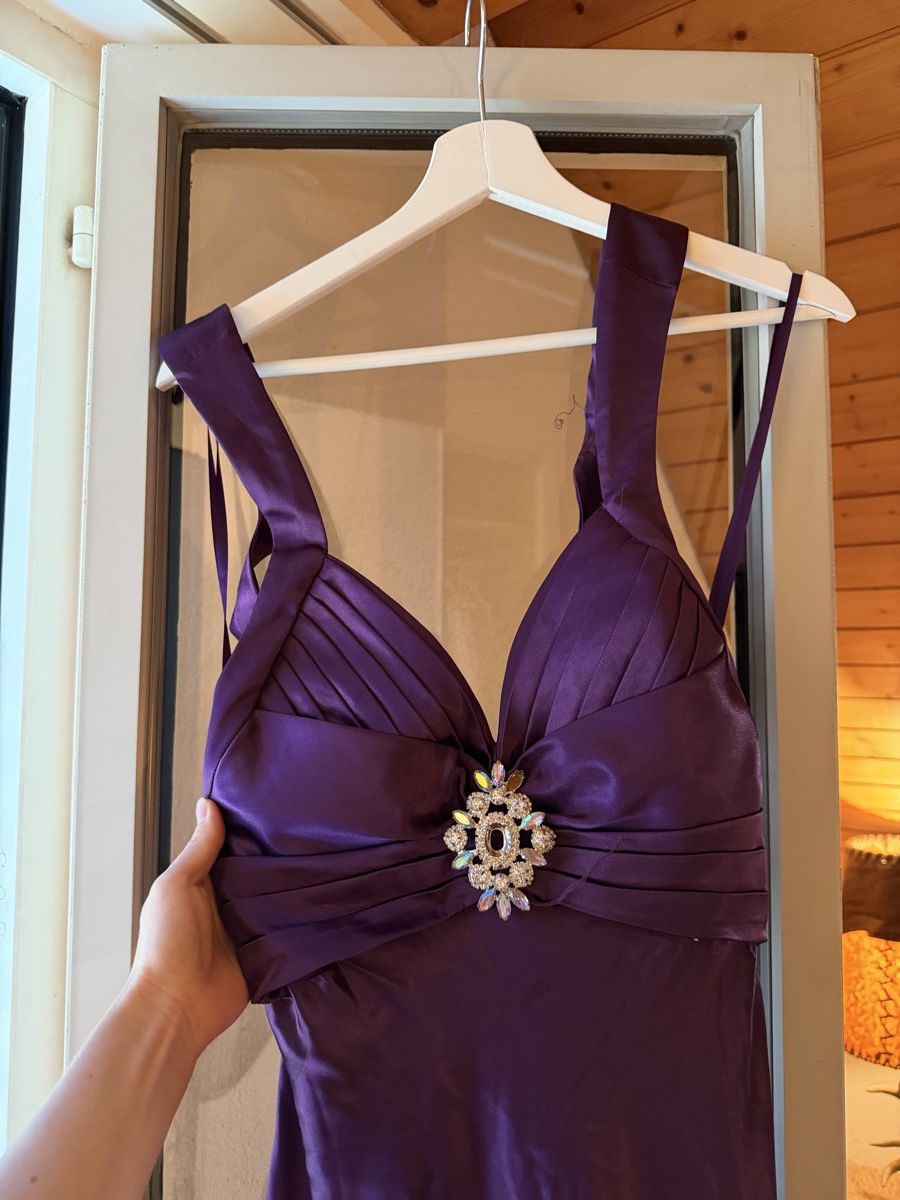 Kleider: Abendkleid Lila gebraucht – Defekt aus Zürich von BettinaMarie2308 1