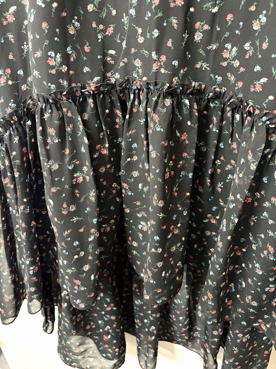 Gonne: Jupe Mikael Aghal noire à fleurs, taille 10 – Usato da Chêne Bourg venduto da paleios22 2