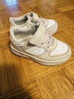 Kinder Turnschuhe Gr. 23