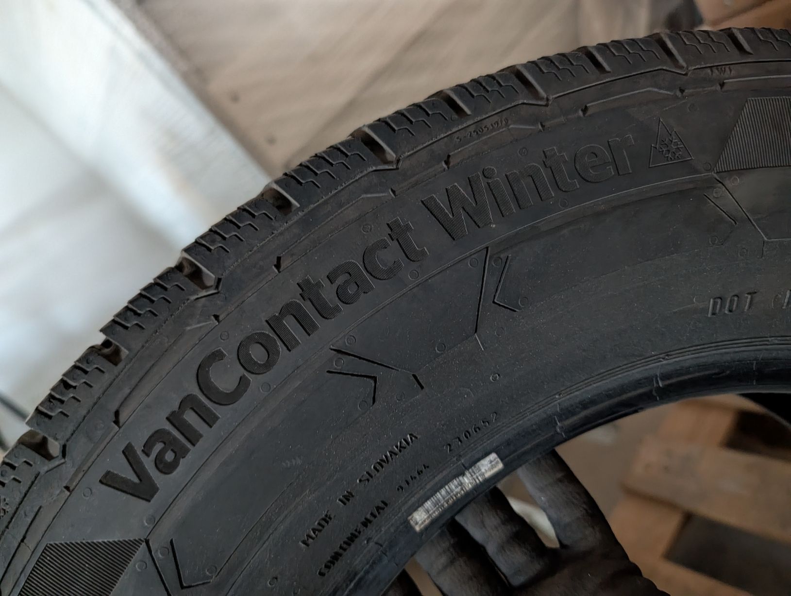 Continental Pneumatici & Ruote complete: 2x Continental VanContact Winter 235/65 R16 C – Usato da La Place (Ayent) venduto da s4c4