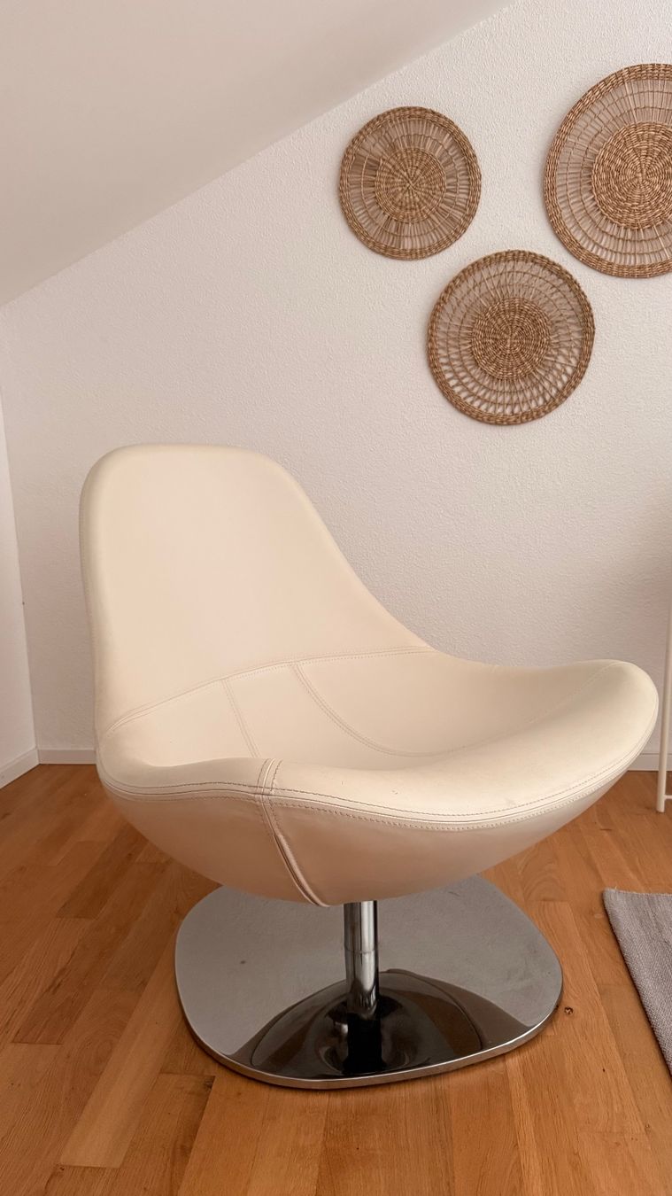 Poltrone: Stylischer Ledersessel mit Drehfunktion – Usato da Hochdorf venduto da Lilporto