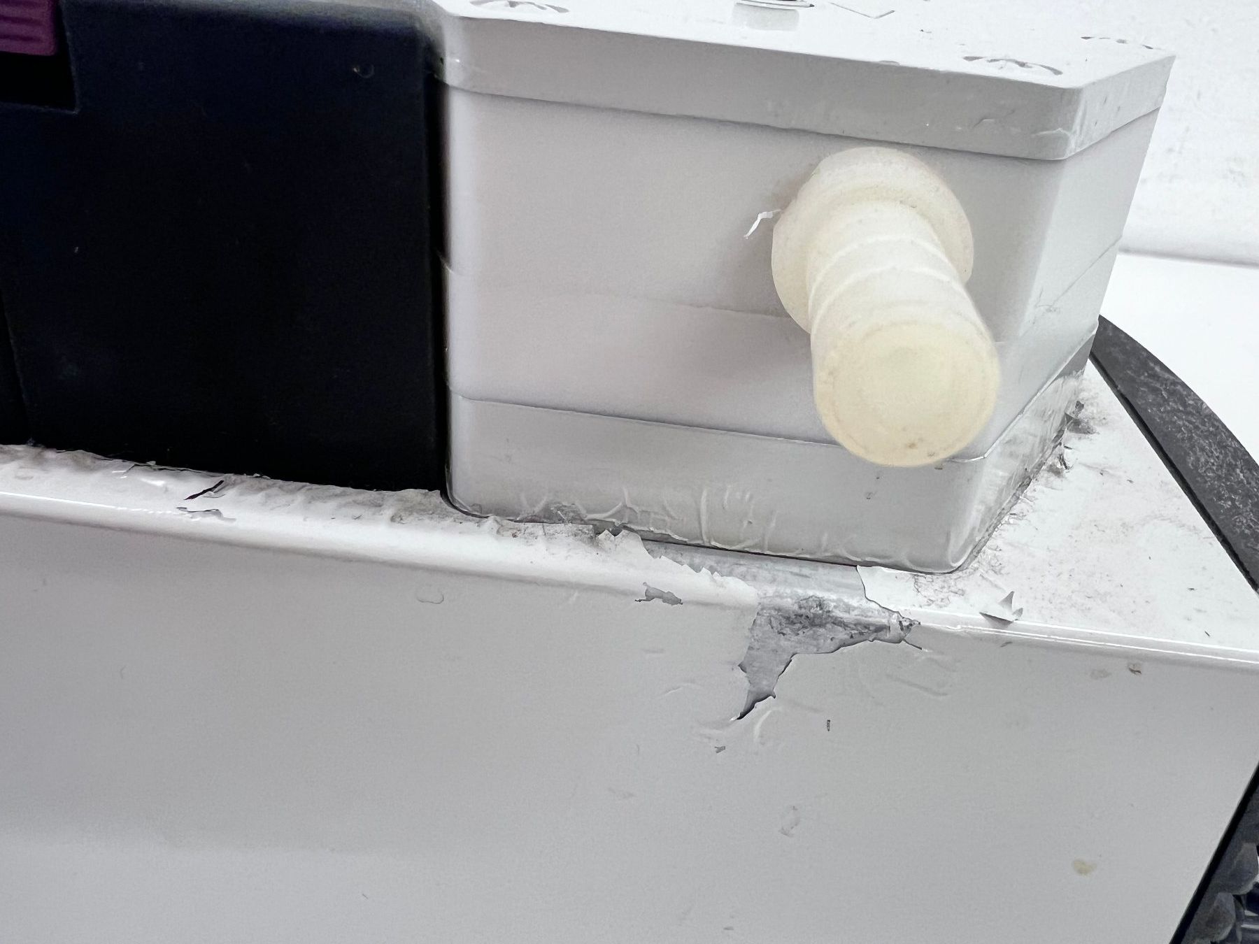 Accessori da laboratorio: KNF Membranvakuumpumpe N810.3FT.18 – Usato da Niederdorf venduto da LeptonAG_Labor 4