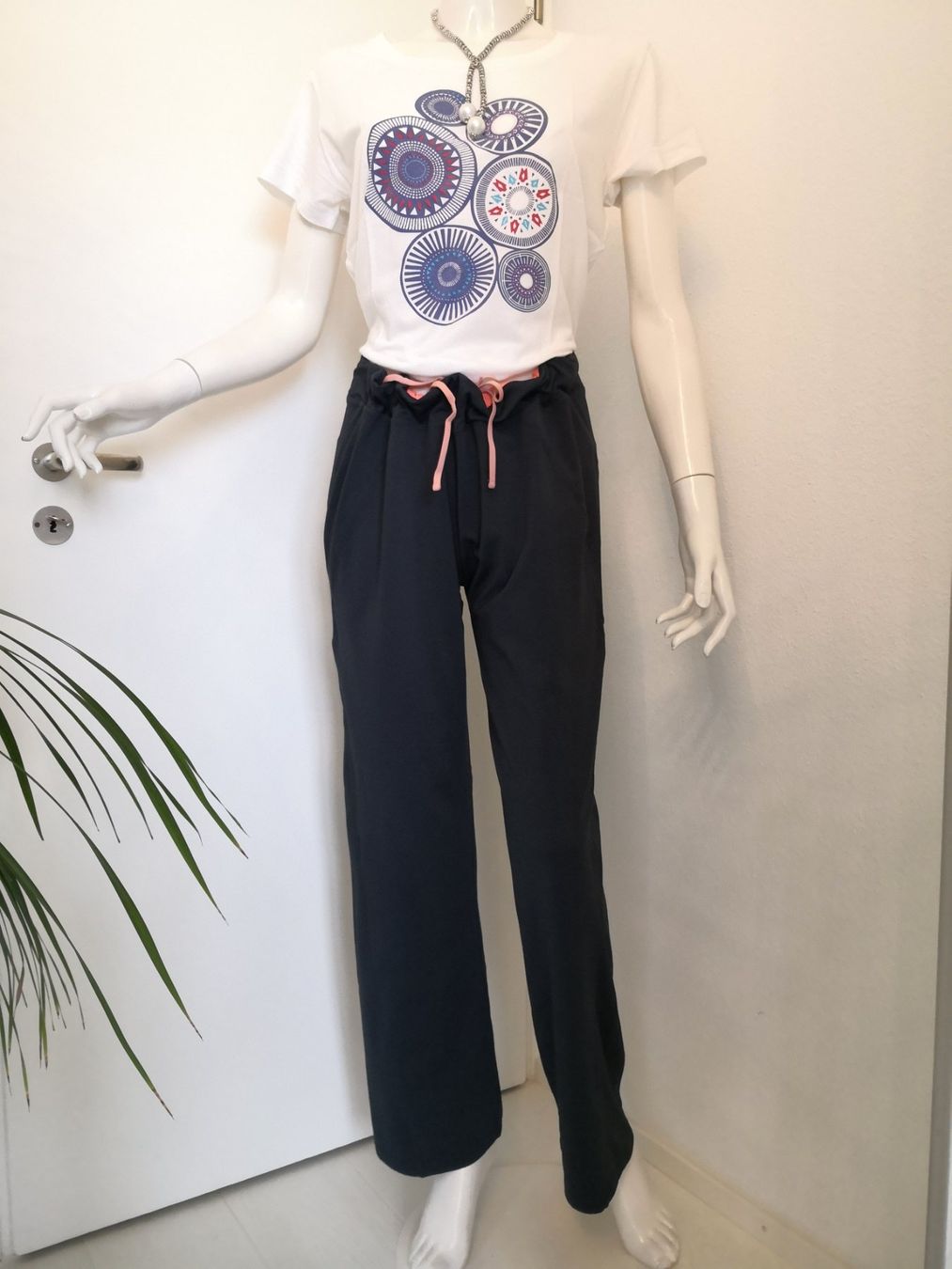 Tchibo Pantaloni: 🤩TCHIBO JOGGING-HOSE DUNKELBLAU – Nuovo (secondo la descrizione) da Olten venduto da Naja-Twins-Twins