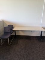 Tisch & 2 Stühle