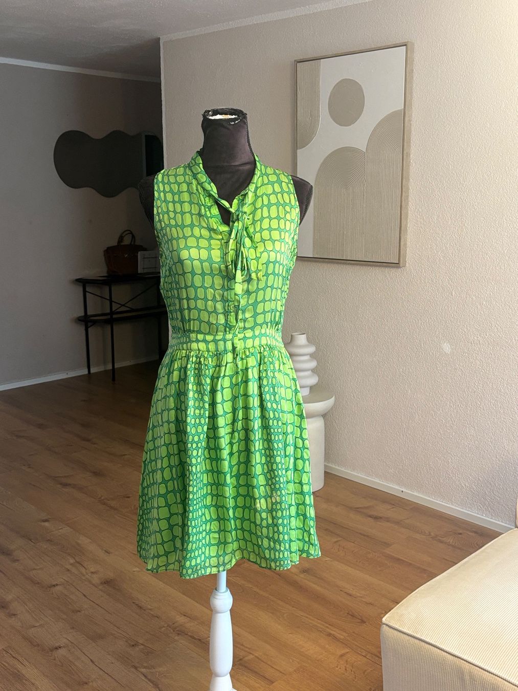 Moschino Vestiti: Moschino Dress 100% Seide – Usato da St. Margrethen SG venduto da dijanaO 4