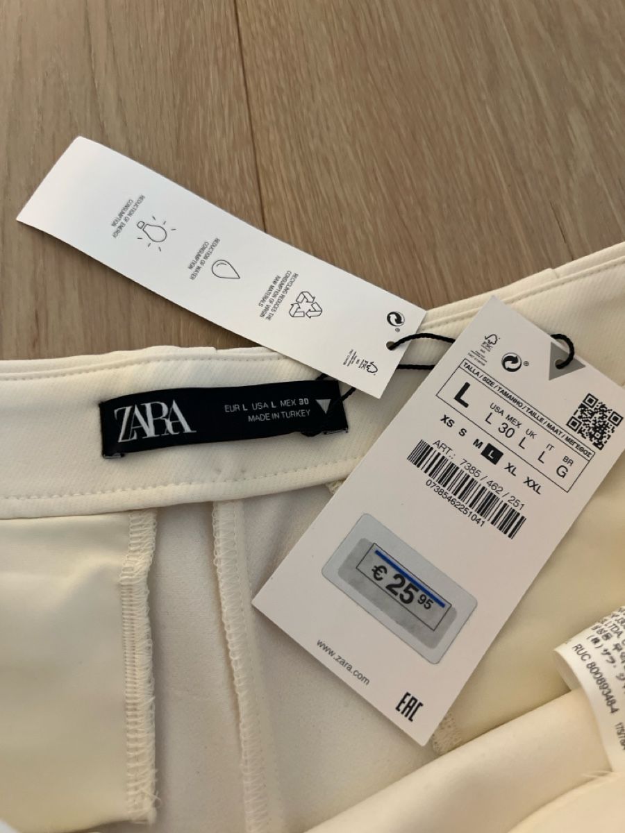 Lotti di vestiti: Drei Damen Shorts – Usato da Rorschach venduto da zlatokosa85 1