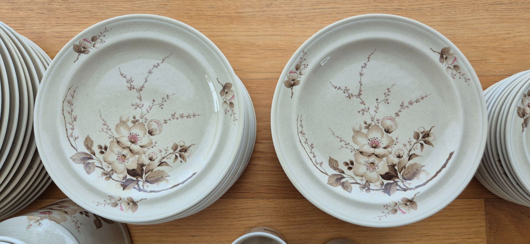 Winterling Geschirrsets: Grosses Geschirr-Set mit Blumenmuster – Neu (gemäss Beschreibung) aus Rothenburg von Ajax111 1