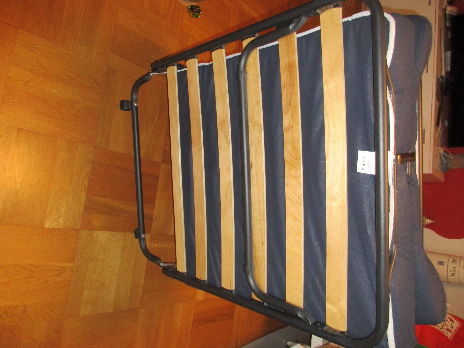 Lits: Gästebett, Klappbett – D'occasion à Steinhausen par Ursina007 1