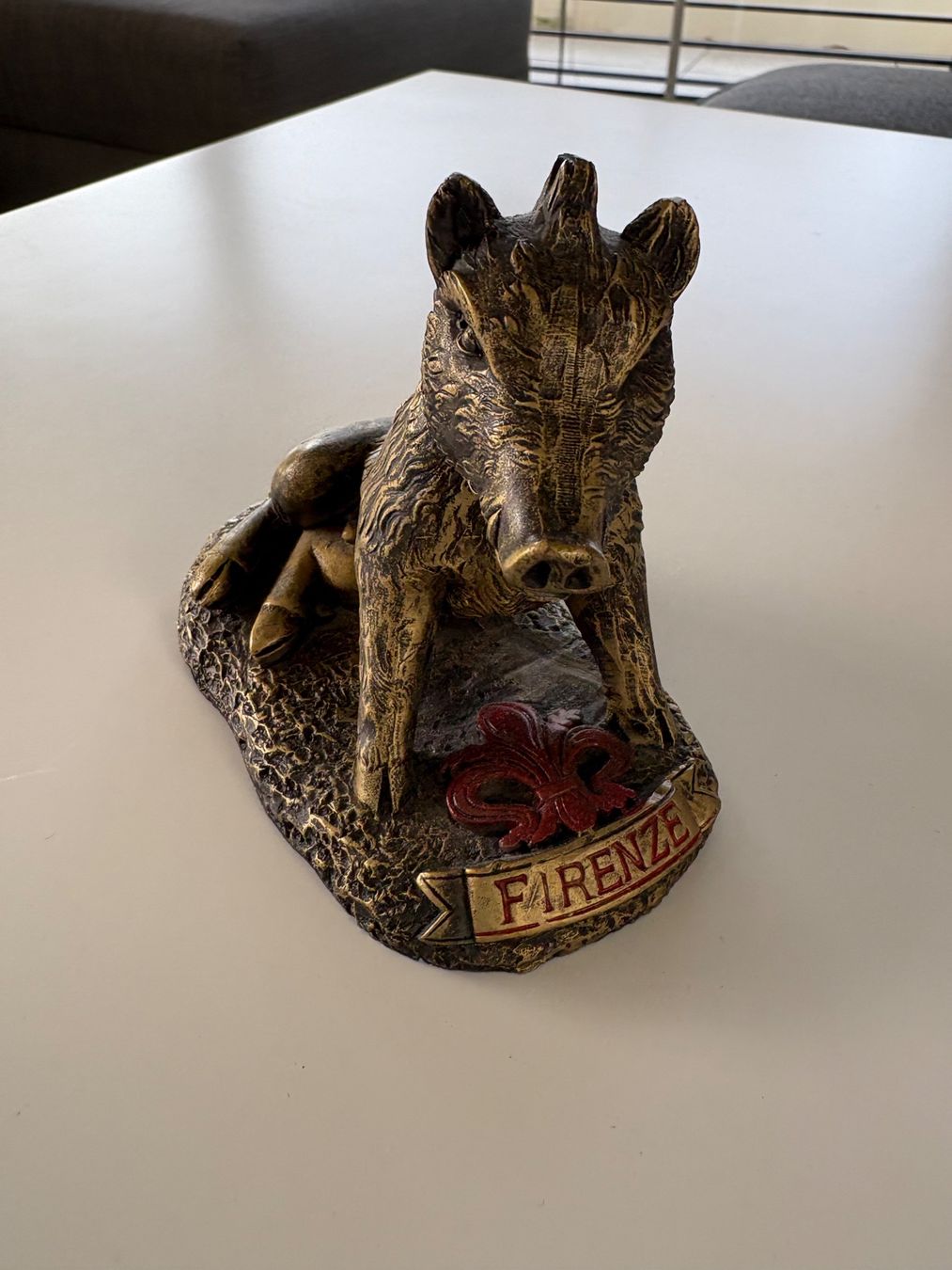 Figuren: Sanglier "Firenze" décoratif en résine dorée – Gebraucht aus Lausanne von opi_92cn 1