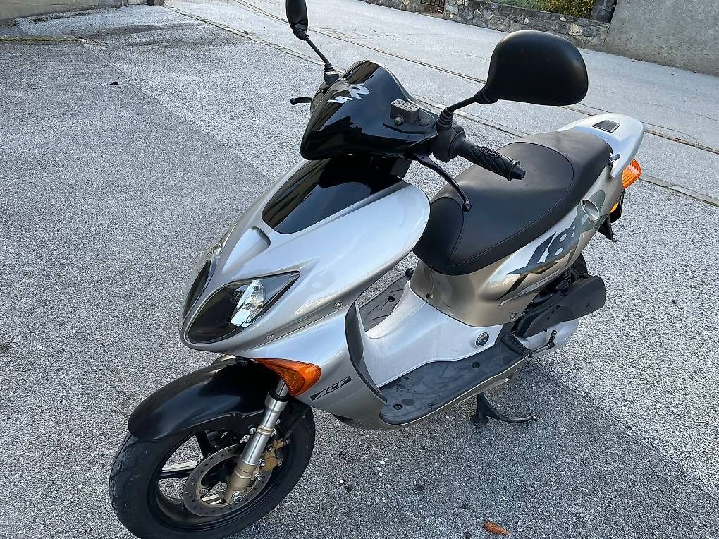 Honda Scooters: HONDA X8R 50 – D'occasion à sion par dark73 4