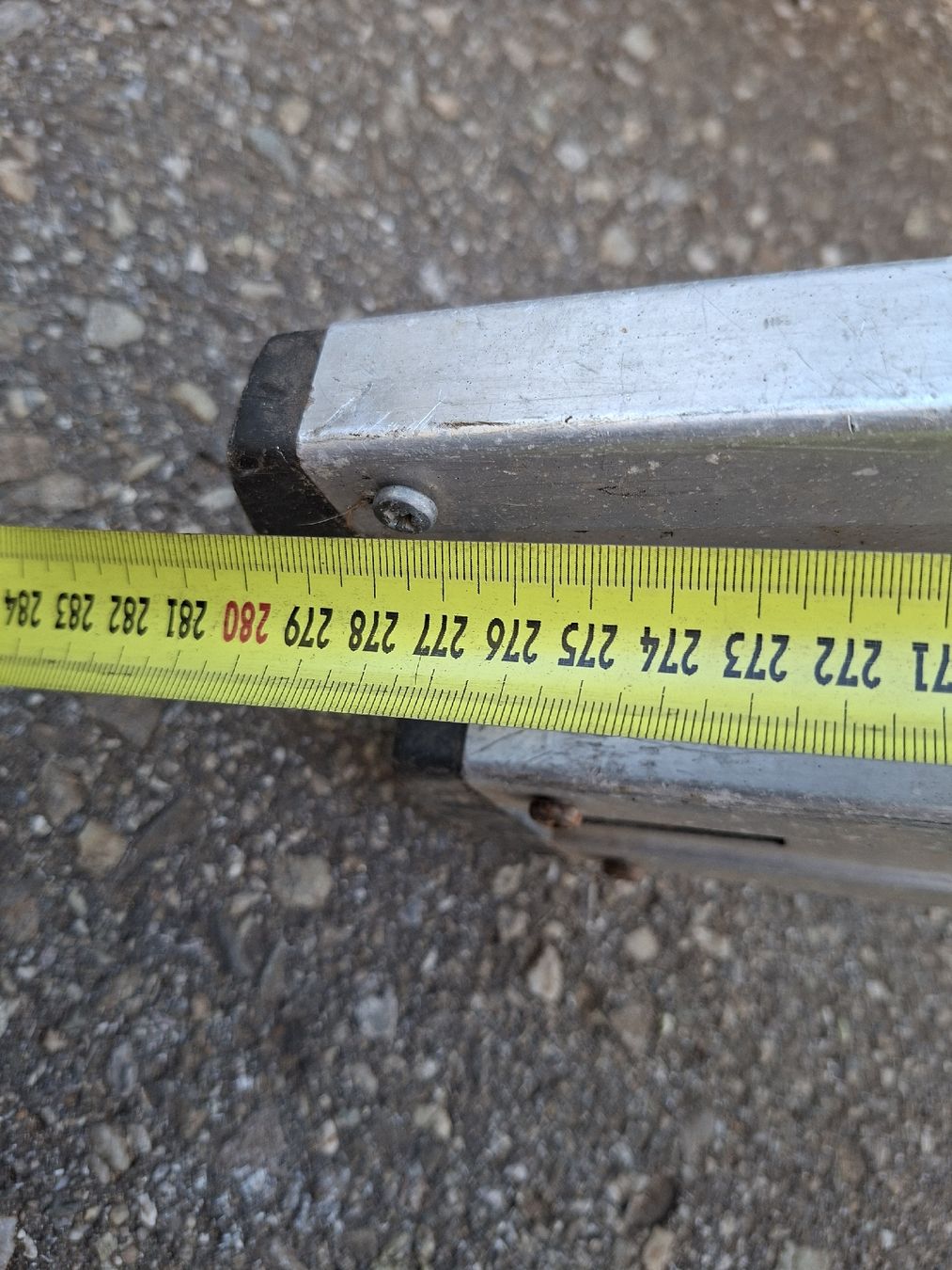Scale: Ausziehbare Leiter Aluminium 2-teilig – Usato da Grossdietwil venduto da hufi10 5
