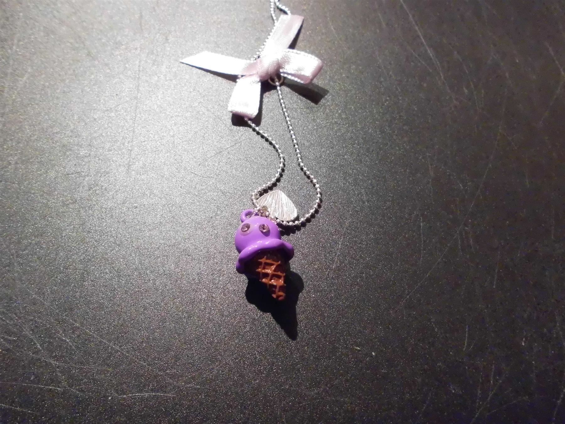 Catenine: Kette silberfarbig, Glace violett – Nuovo e nell'imballaggio originale da Zürich venduto da abraxas1291 1