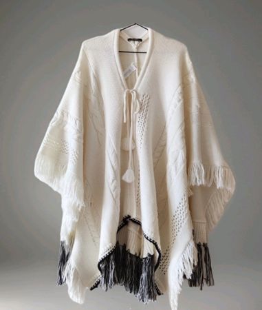 TWINSET Strick Wool Poncho Foulard Überwurf Stola Jacke NEU