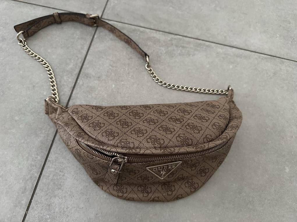 Taschen für Damen: GUESS Marsupio logato – Gebraucht aus Sementina von Erica_leo 1