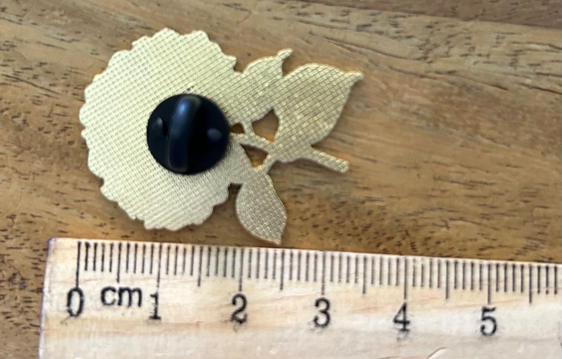 Plaquettes & Badges: Pin Blume – Neuf avec emballage d'origine à Geneve par vane267 1