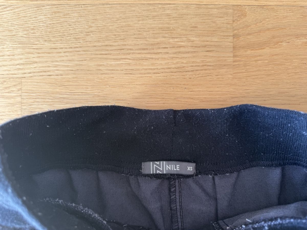 Nile Gonne: Nile sexy jupe – Usato da Bern venduto da First_secondhand 3