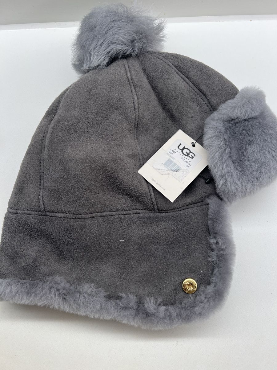 Ugg Copricapi, berretti & cappellini: UGG Lammfellmütze neu grau – Nuovo e nell'imballaggio originale da schaan venduto da Ak9jg8