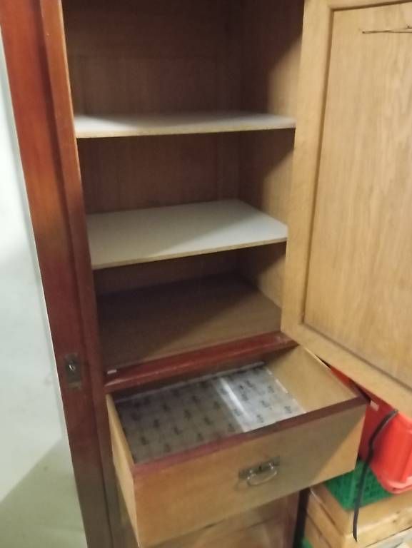 Armadi: Kleiderschrank – Usato da Basel venduto da Petergunn 3
