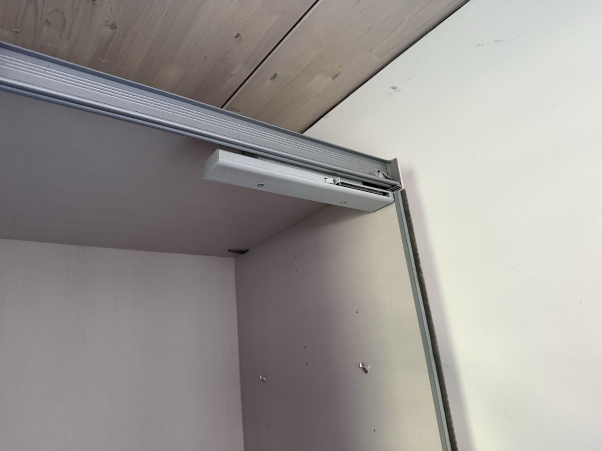 Armoires: Musterring Kleiderschrank Breite 3m Höhe 2.2m – D'occasion à Stein am Rhein par Coraxsas87 5