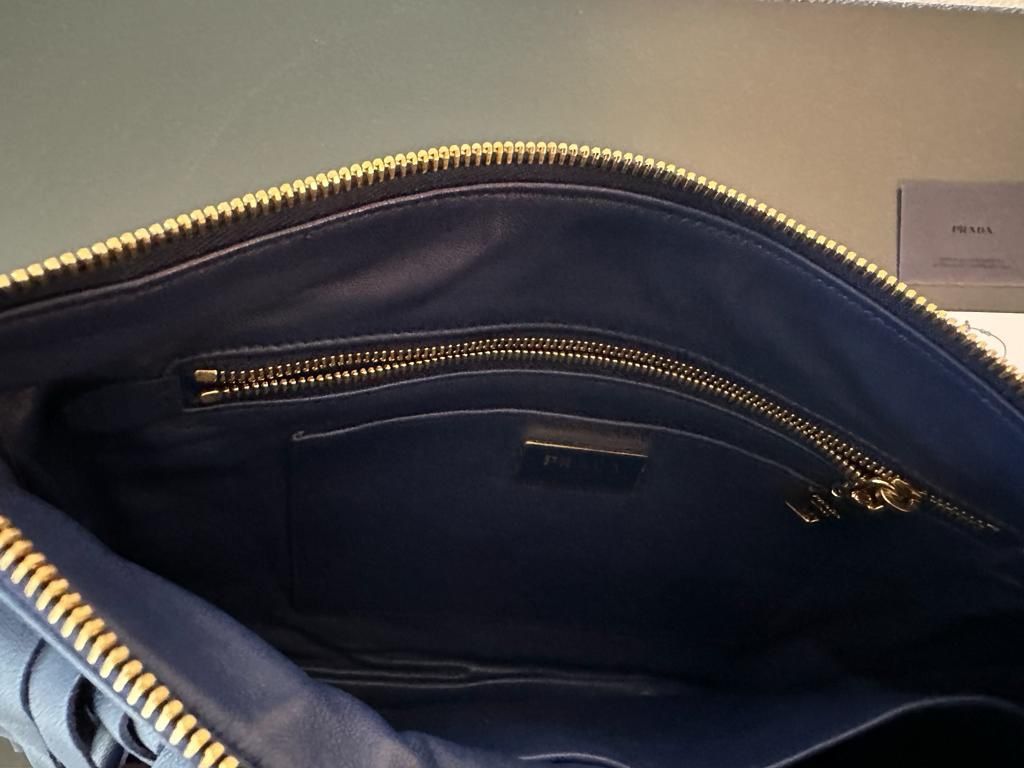 Prada Taschen für Damen: Prada – Neu (gemäss Beschreibung) aus Lugano von ALockers 2