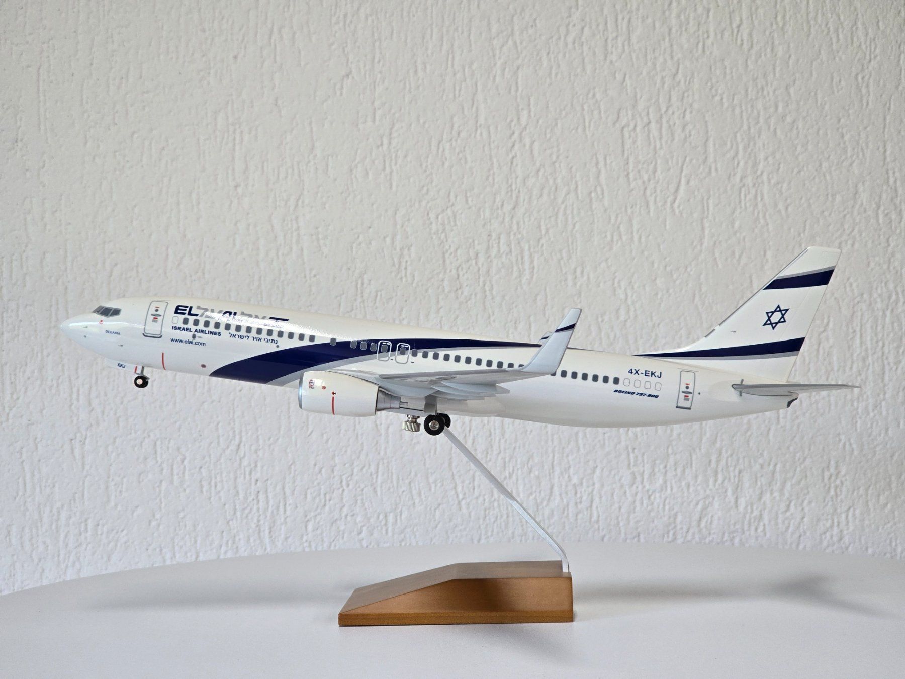 Modellbausätze & Standmodelle: Daron, Sky Marks, SKR 8225, ELAL, Boing 737-800, Vitrine – Neu (gemäss Beschreibung) aus Kloten von Nicola2 9