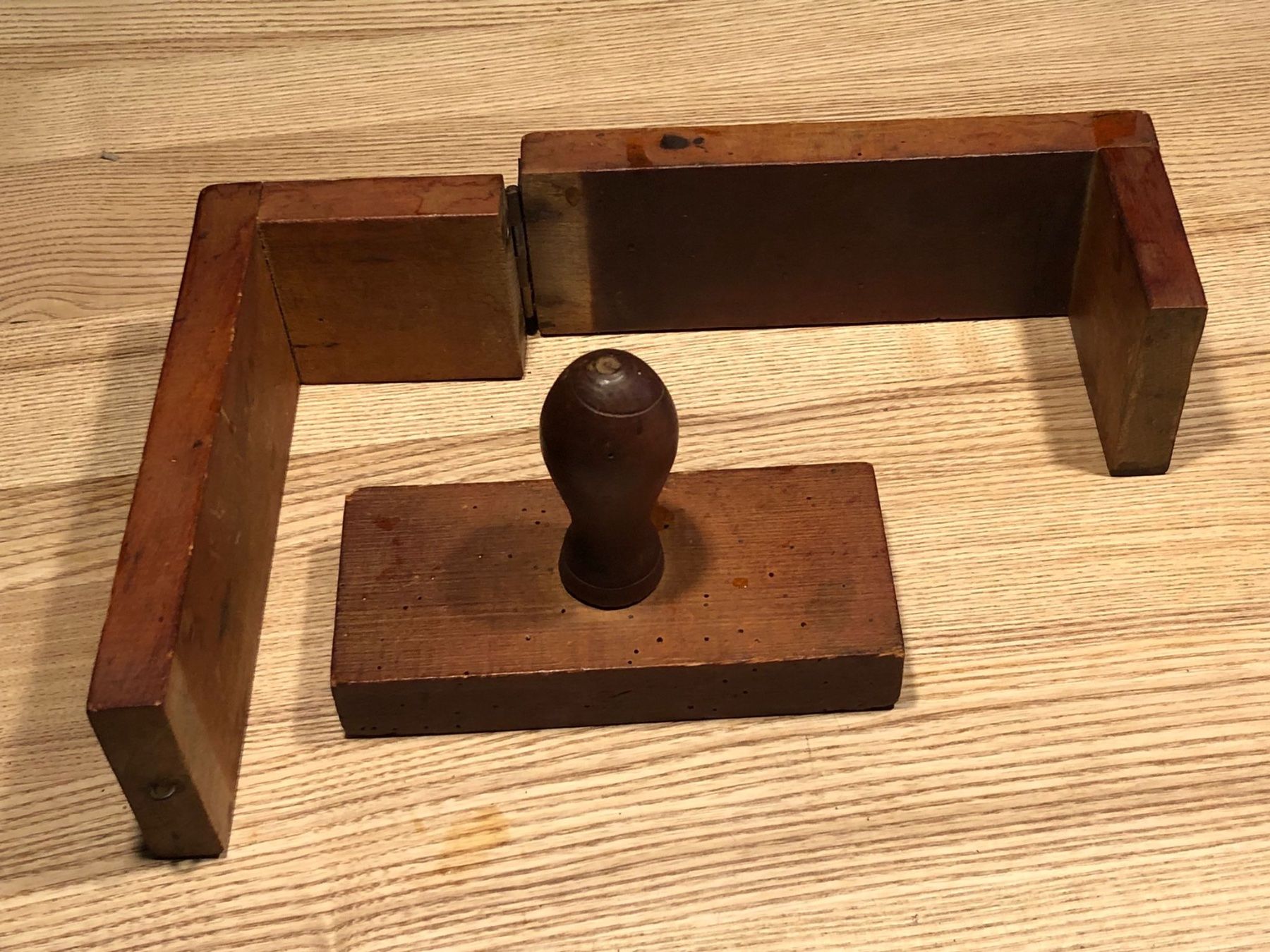 Articles en bois: Wunderschönes altes "Holzmodel" – D'occasion à Röschenz par Tashroal 1