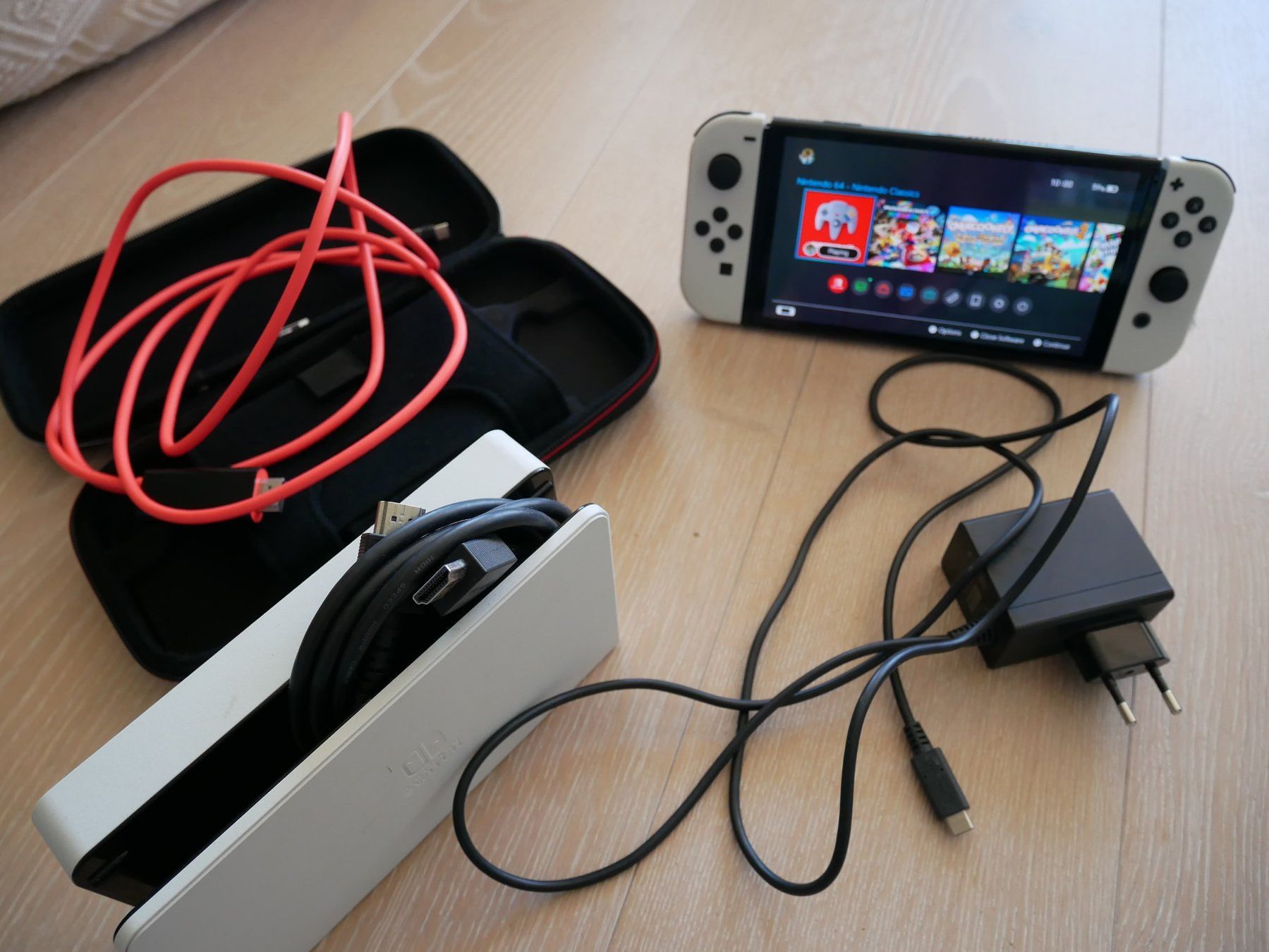 Nintendo Console: Nintendo Switch OLED – Usato da St-Prex venduto da kev_bdr2