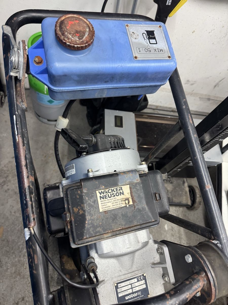 Tutte le macchine: Weber SRX 65 Grabenstampfer Versichter ab 1.-  – Usato da Leuggern venduto da Darwin016 4