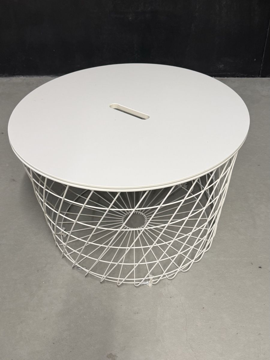 Ikea Tables: Aufbewahrungstisch IKEA weiss – D'occasion à Malans par Ticco13 1
