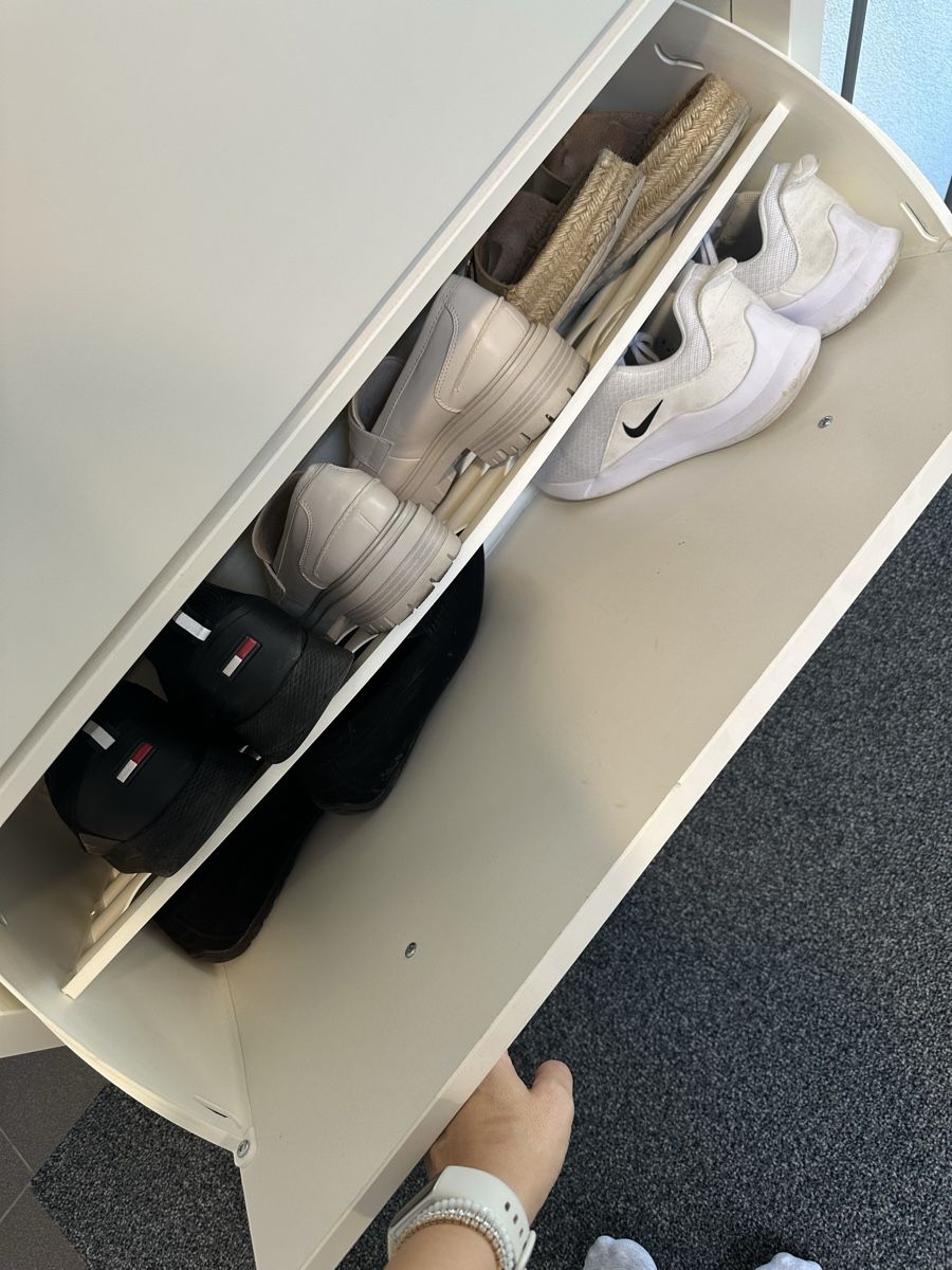 Autoribaltabili: Ikea Hemnes Schuhschrank – Usato da Oftringen venduto da Anci.di 2