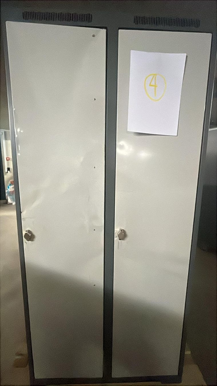Lista Porte manteau: Lista Graderobenschrank, Spind 2fach – D'occasion à Berlingen par mar_j9wt