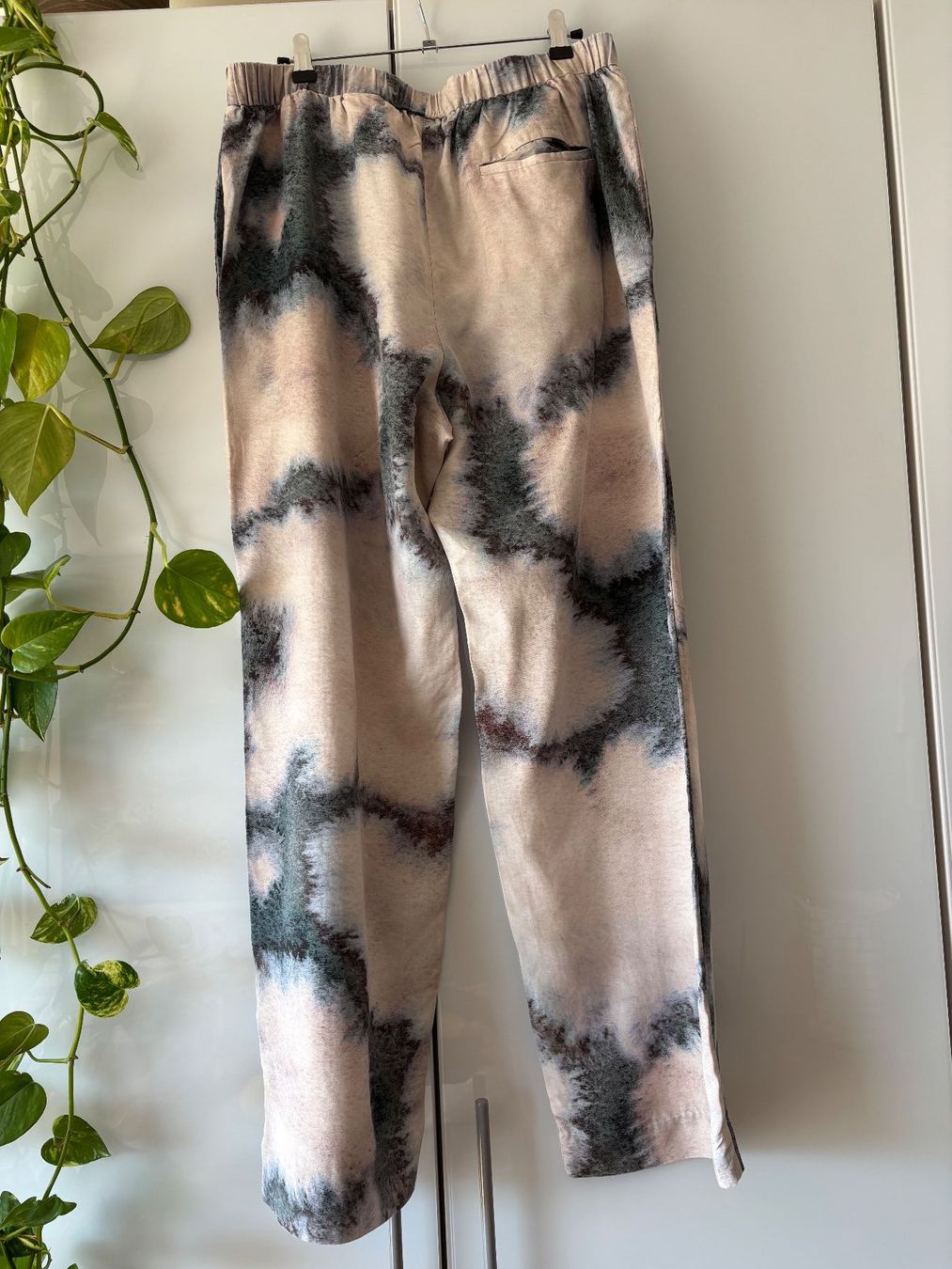 Cos Pantaloni: COS Hose im Batik-Stil Gr. M – Usato da Zürich venduto da missmodernage 4