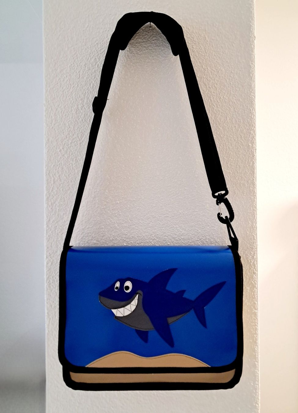 Borse & Zaini: Kindergartentasche "Haifisch" – Nuovo (secondo la descrizione) da Weinfelden venduto da Da-ryn01