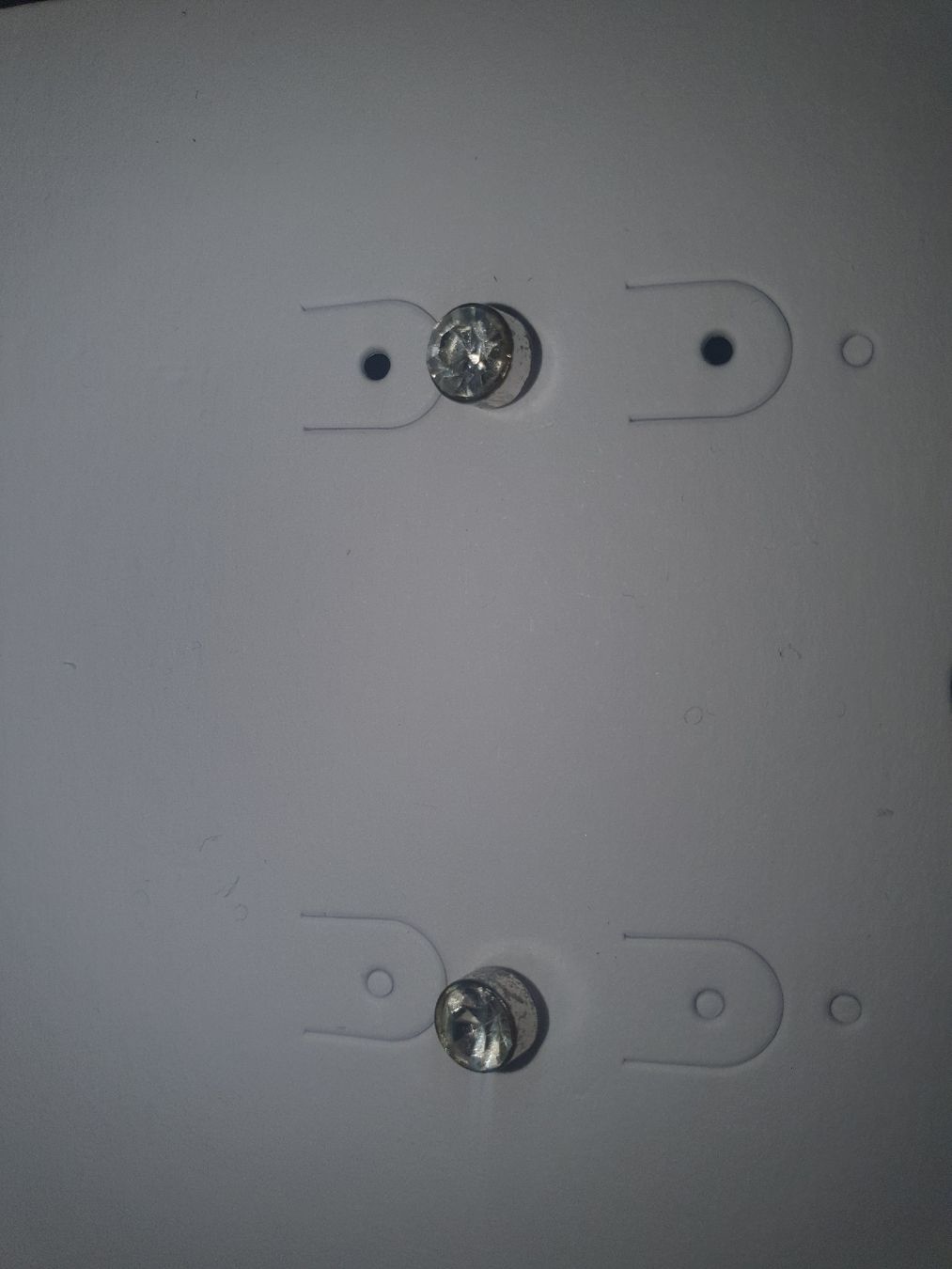 Orecchini pendenti & Orecchini a lobo: Elegante Ohrstecker mit Steinchen – Usato da Moosseedorf venduto da Sonnenschein.. 1
