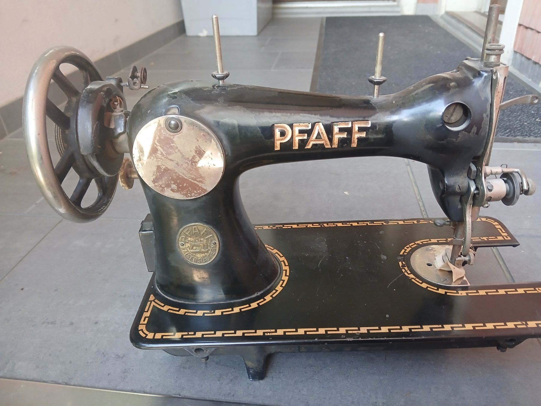 Pfaff Macchine da cucire: Pfaff Nähmaschine – Usato da Ebikon venduto da smart1997 3