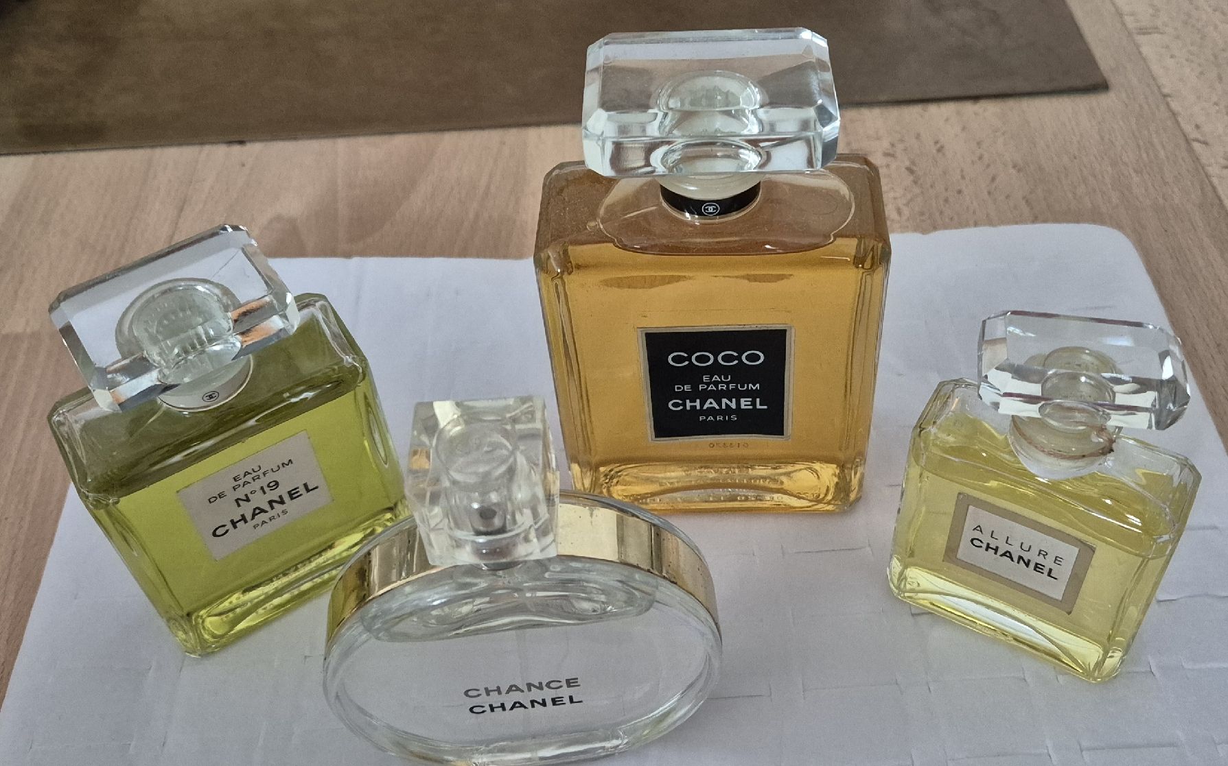 Chanel Flaconi: Flacons factice  du parfum – Usato da st Gingolph venduto da Fast-fashion