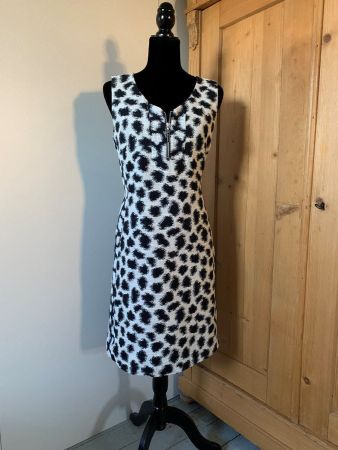 EVA&CLAUDI: Neues lässiges Kleid, schwarz/weiss gemustert 38