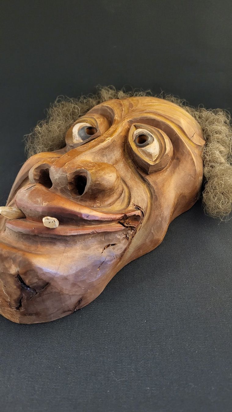 Altro in Antiquarato & Arte: Handgearbeitete Holzmaske Wallis??? – Usato da Basel venduto da spinne02