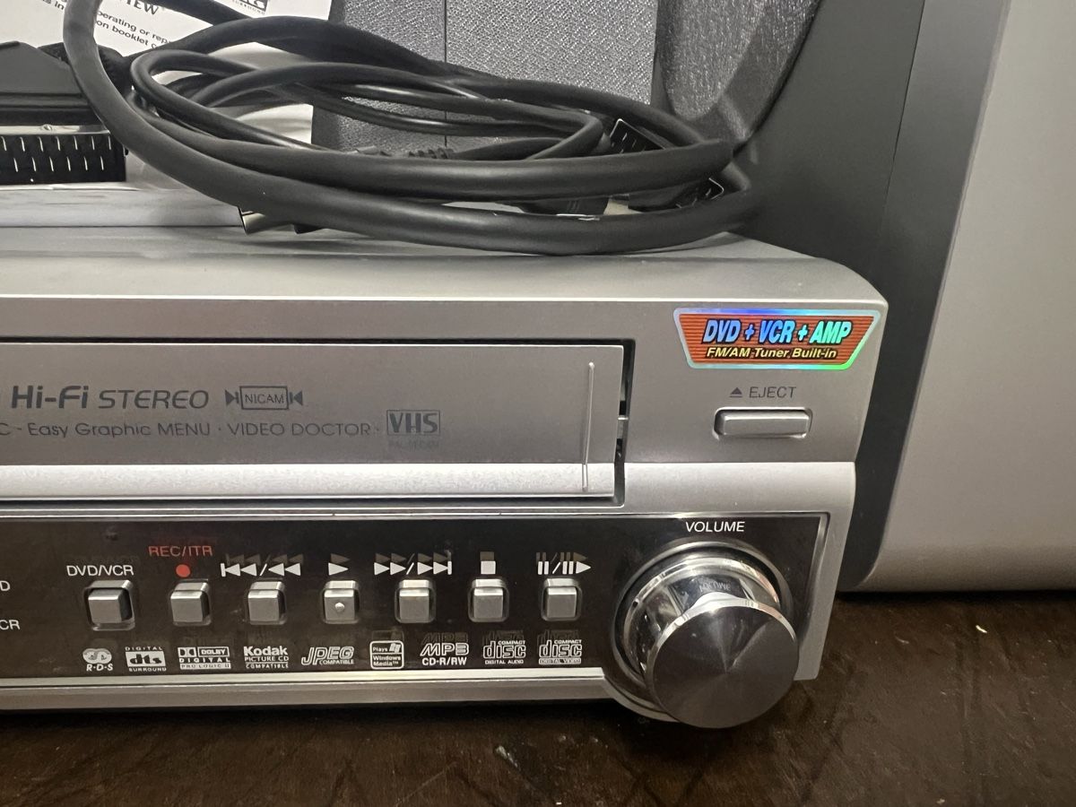 LG Registratori: VHS-Videorecorder mit Home Cinema System – Usato da Schongau venduto da Retro_Shop 4