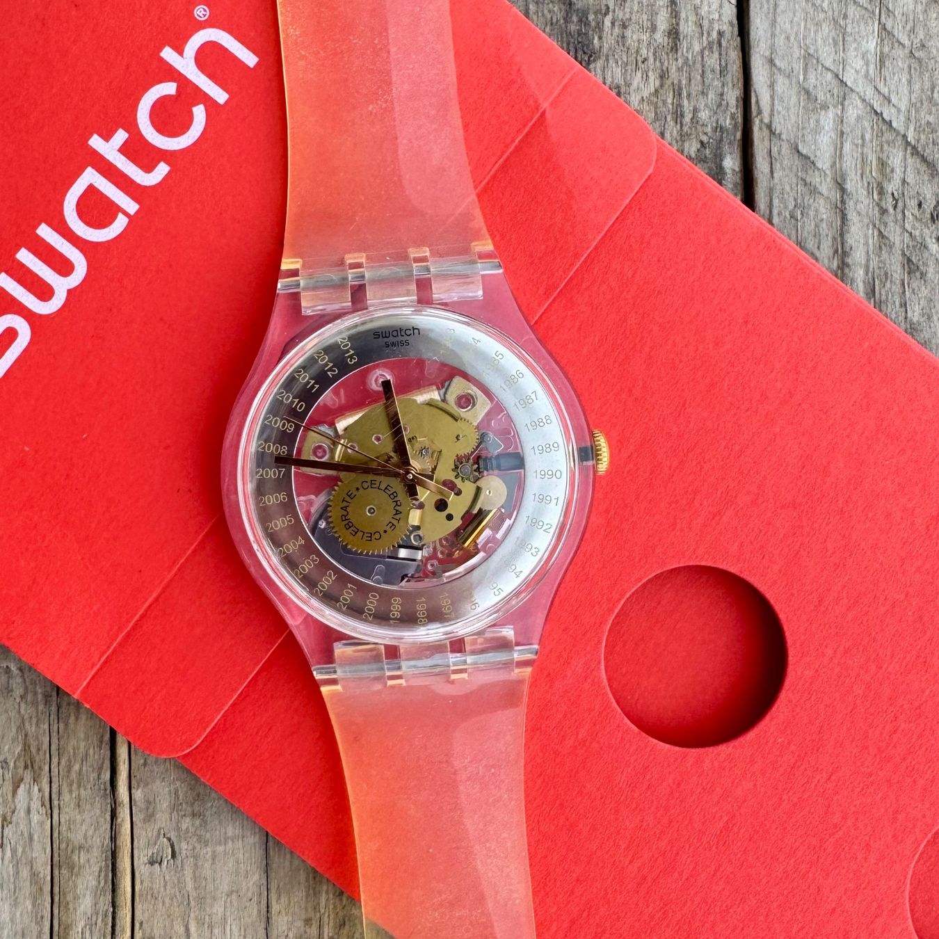 Swatch Montres: Swatch EST. 1983 SUOZ161 Skeleton Celebrate Transparent – D'occasion à Arzier-Le Muids par Avanna 4