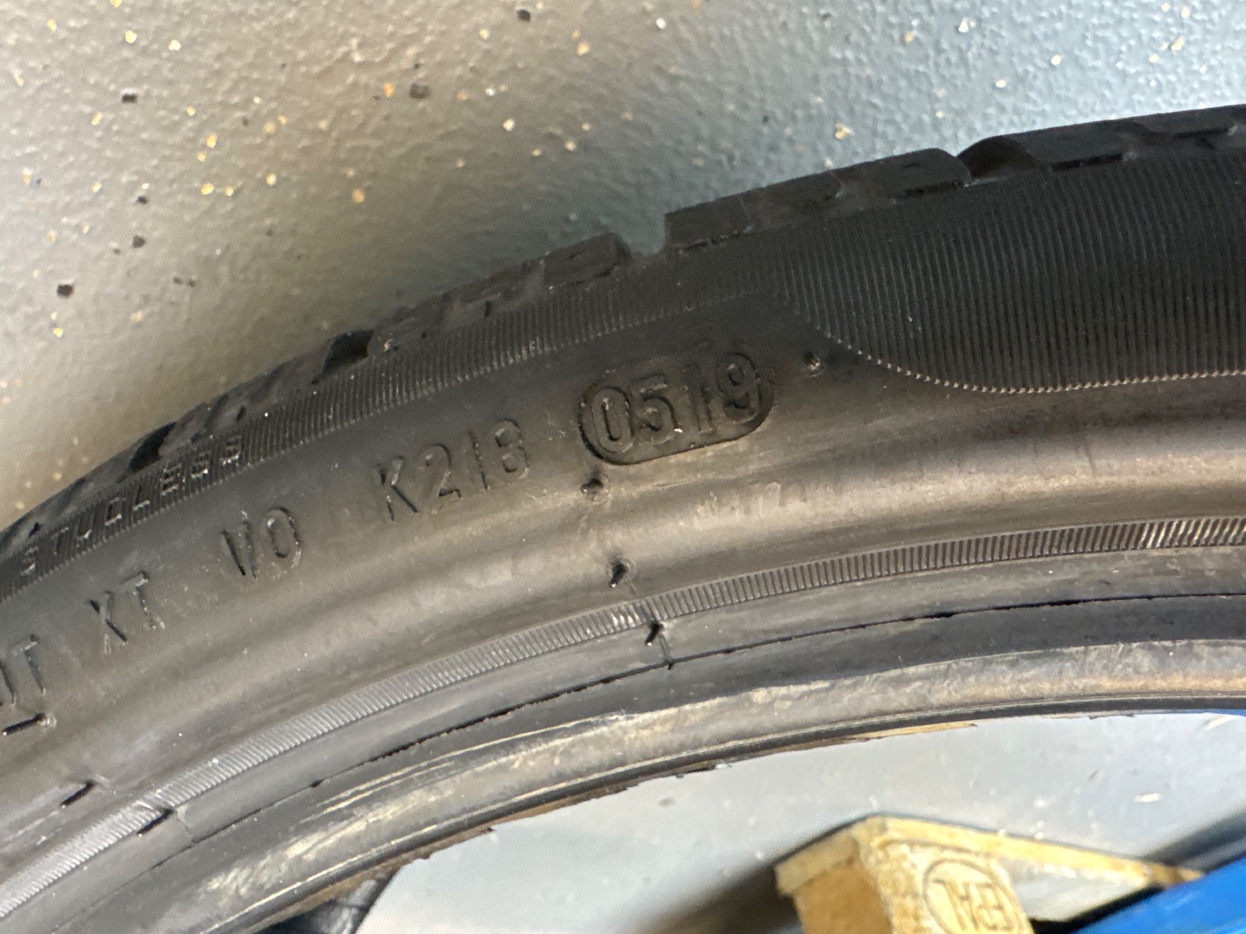 Pirelli Pneumatici & Ruote complete: Pirelli Winterreifen 235/35R19 – Usato da Schlieren venduto da S2K 3