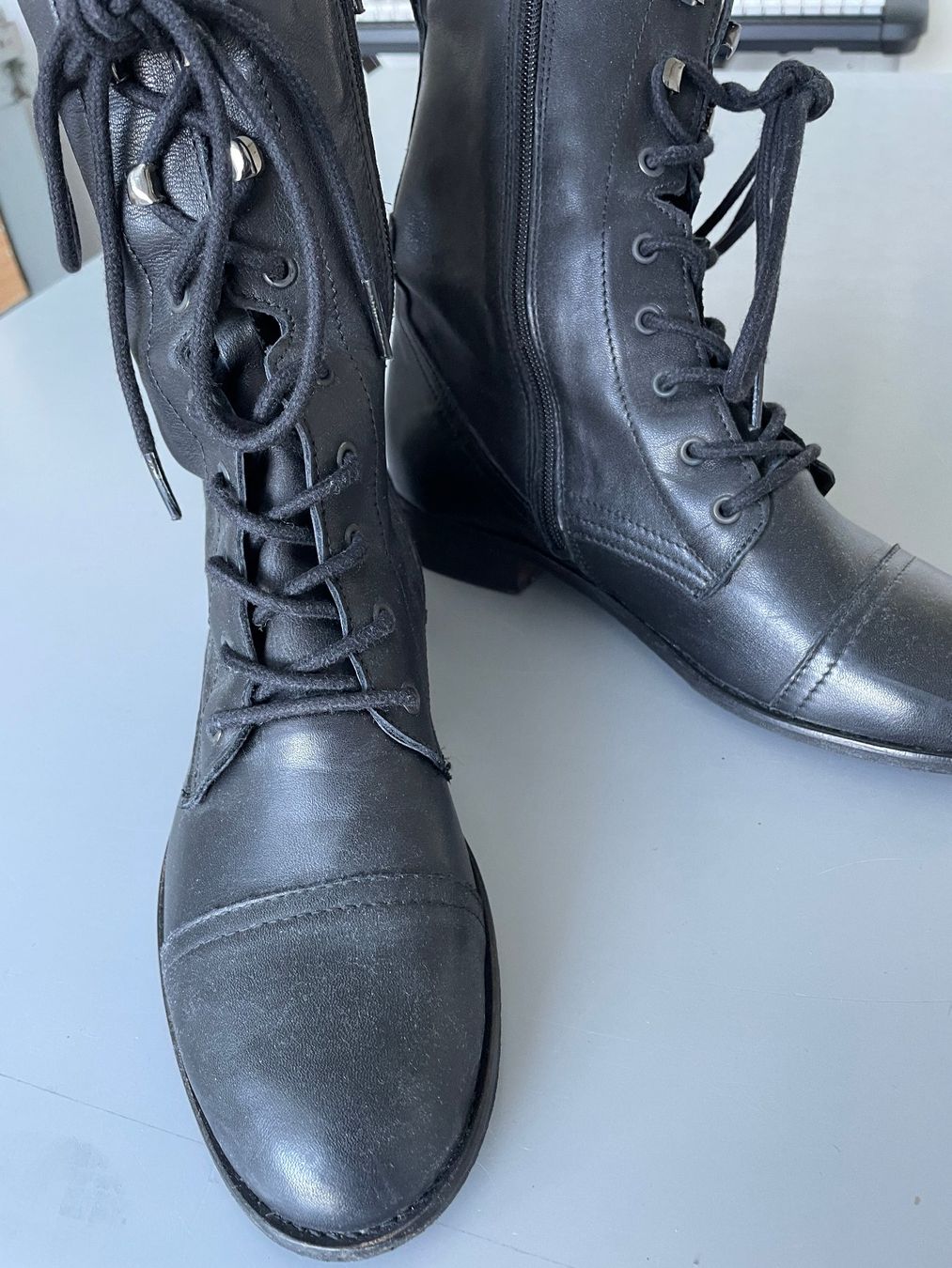 Scarpe da donna: Damenstiefeletten Varese, Leder – Usato da Bremgarten b. Bern venduto da Ardeche