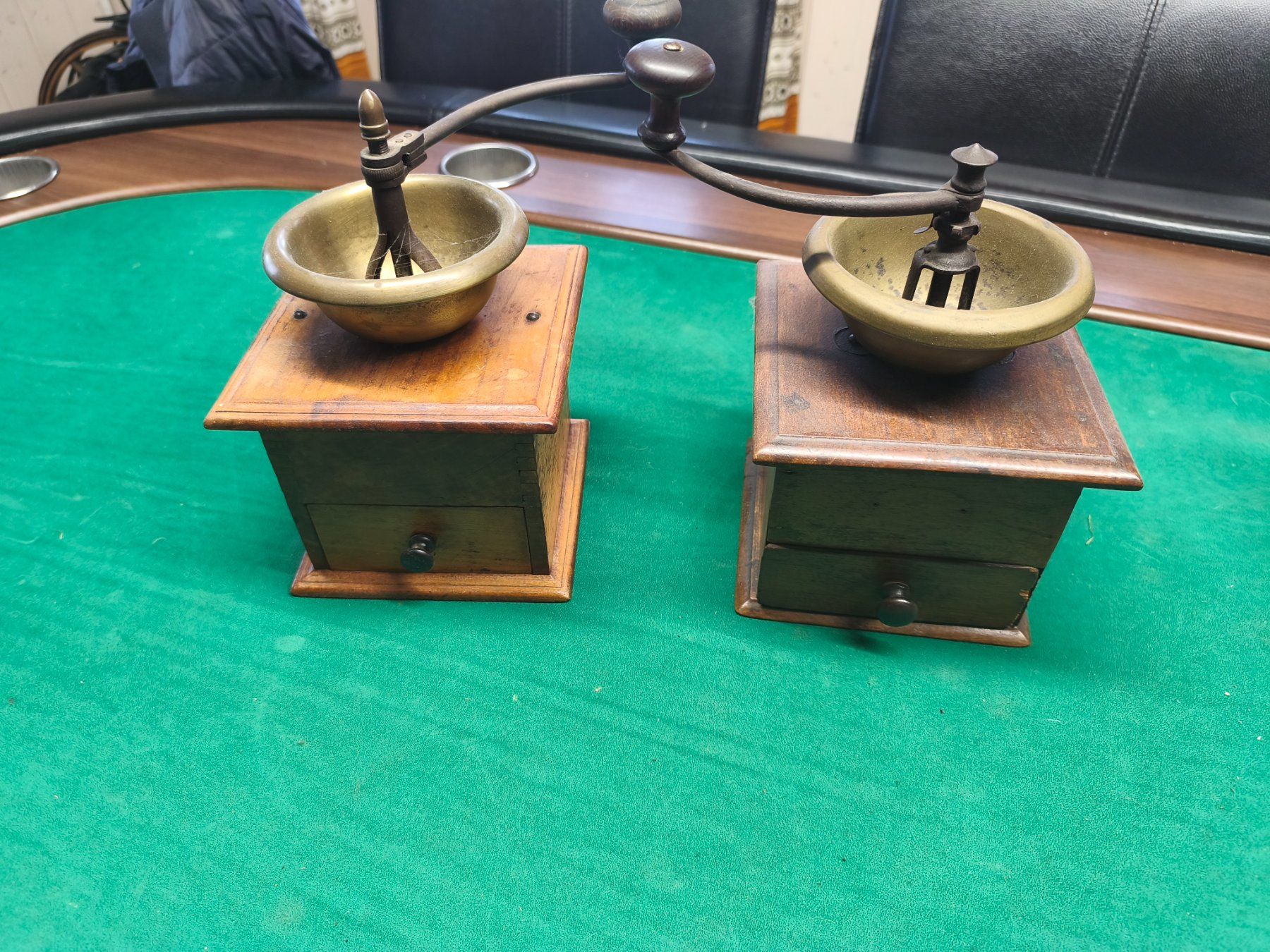 Macchine per caffè & Macchine per espresso: 2 Antike Kaffeemühlen – Usato da Oberägeri venduto da baerghuus