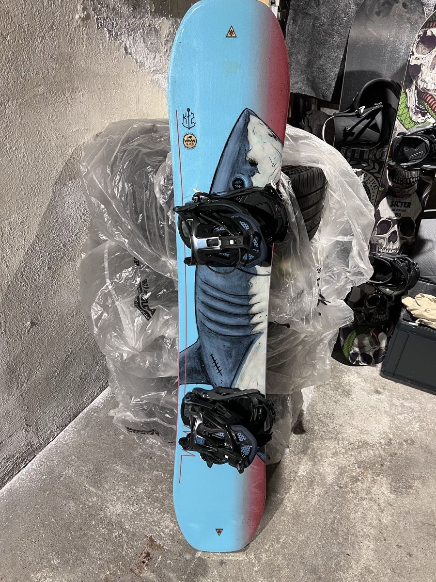 K2 Board: K2 Snowboard mit Bindung, Top Zustand – Nuovo (secondo la descrizione) da Wädenswil venduto da Cyril240