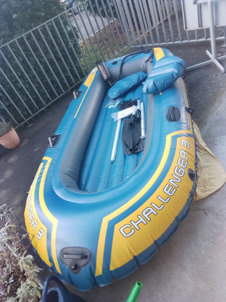 Barche: Luftboot+Aussenbormotor+Motorbefestigung – Usato da Adliswil venduto da wal_p6tl