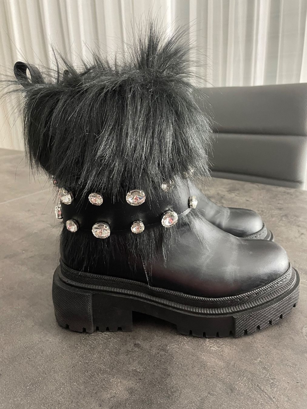 Scarpe da donna: Stiefel Schwarz – Usato da Mägenwil venduto da Lea.SN 1