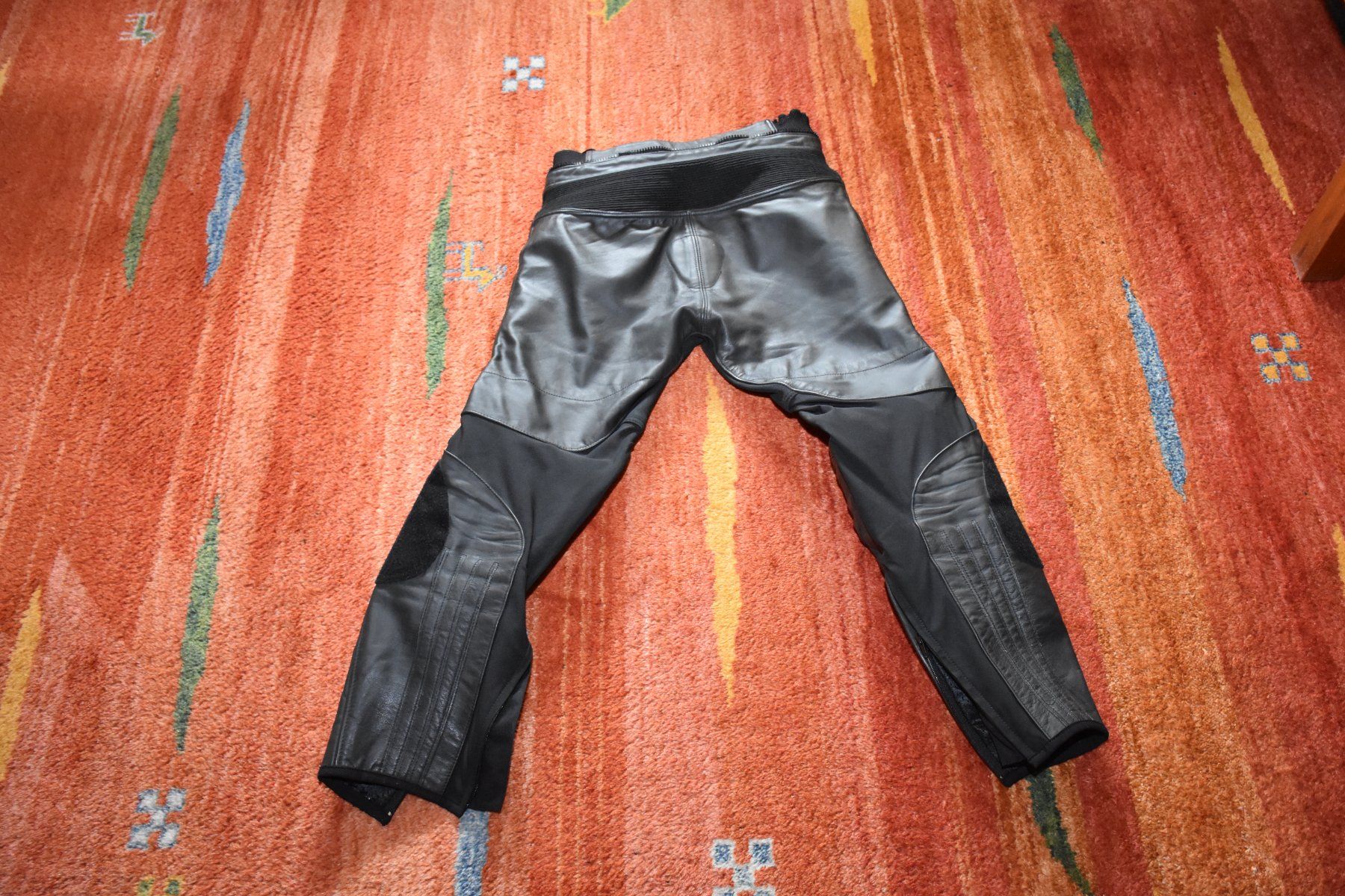 Pantaloni: MOTORRAD HOSE RICHA GRÖSSE 52 – Usato da Seuzach venduto da Ladina3 2