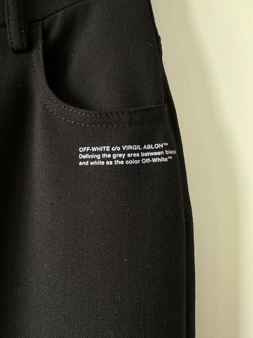Off-White Pantaloni: Off White black tailored pants – Nuovo (secondo la descrizione) da Genève venduto da kam_m6mq 1