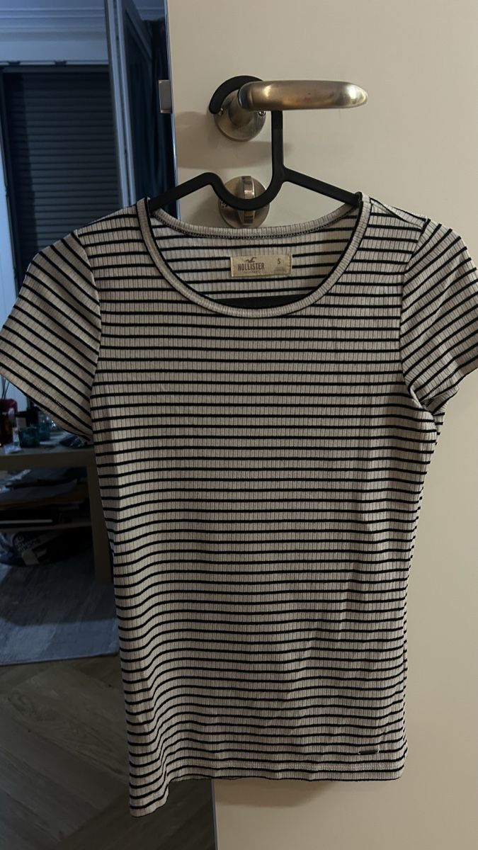 Hollister T-shirt: Hollister tshirt – Nuovo (secondo la descrizione) da Zürich venduto da gol_zrr2